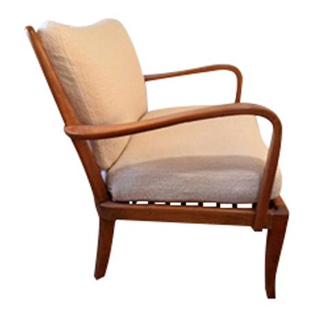Authentic vintage Knoll lounge chair featuring the original Knoll Antimott D.R.P. metal tag and beautifully sculpted solid...
