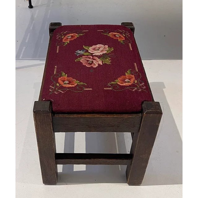 Antique English Country / Ralph Lauren Style Needlepoint Footstool – Petite Rustic Stool For Sale - Image 4 of 7