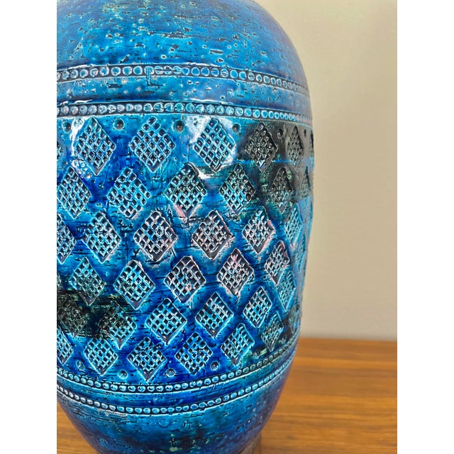 Mid-Century Modern The Classic Rimini Blue Ceramic Table Lamp | Style of Aldo Londi for Bitossi For Sale - Image 3 of 10