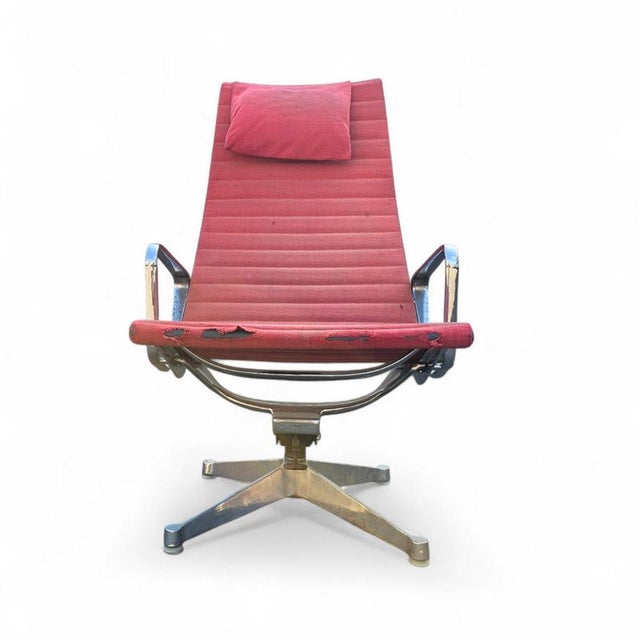 Aluminum 124 Swivel Armchair by Charles & Ray Eames Herman Miller, Set of 2 For Sale - Image 12 of 18