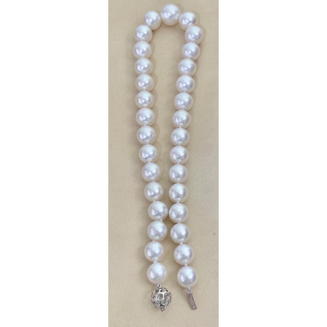 White South Sea Pearls Long Strand Necklace 14 Karat Gold Clasp For Sale In New York - Image 6 of 18