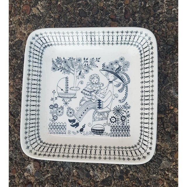 Mid-Century Modern Small Black & White Porcelain Bowl from Arabia, Finland, 1960s For Sale - Image 3 of 3