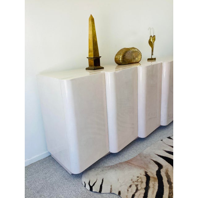 Vintage 1980s Post Modern Sculpted Front 5 Door Credenza Cabinet Hollywood Regency / Modern Style For Sale - Image 10 of 15