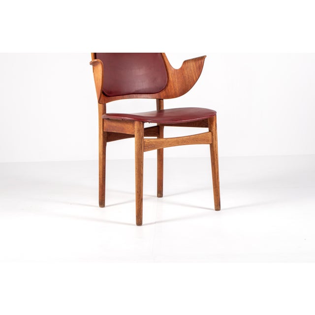 Mid-Century Modern Mid-Century Modern Model 107 Armchair in Oak and Teak attributed to Hans Olsen, Denmark, 1960s For Sale - Image 3 of 15