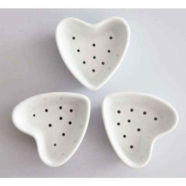 Mid 20th Century Vintage French White Ironstone Heart Dishes Cheese Molds - Set of 3 For Sale - Image 5 of 5