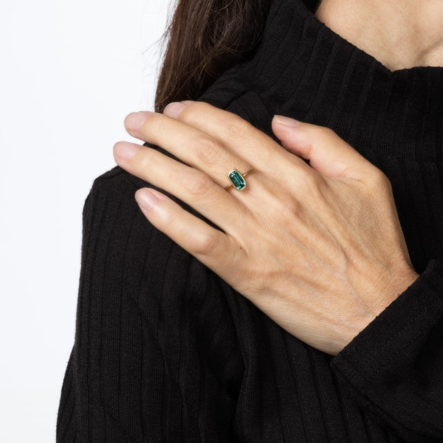 1.40ct Green Tourmaline Ring Sz 6.5 Estate 14k Gold Stacking Band Fine Jewelry For Sale In Los Angeles - Image 6 of 6