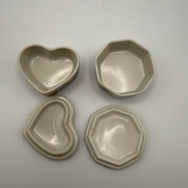 1970s Vintage Shibata Japan Porcelain Trinket Box Set Heart & Hexagon Floral Gold Trim For Sale - Image 5 of 10