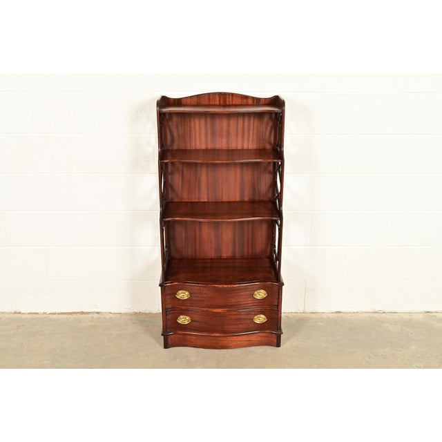 English Baker Furniture Style Chinese Chippendale Carved Mahogany Étagère or Bookcase For Sale - Image 3 of 17