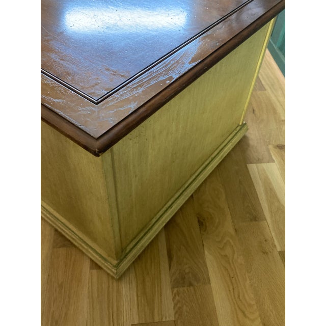 1960s Hekman Media or Record Cabinet – White & Green With Carved Doors For Sale In Oklahoma City - Image 6 of 12