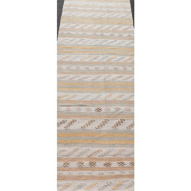 Mid 20th Century Vintage Turkish Kilim Runner in Soft Cream, Beige, and Peach Tones 2'9 X 12'6 For Sale - Image 5 of 13