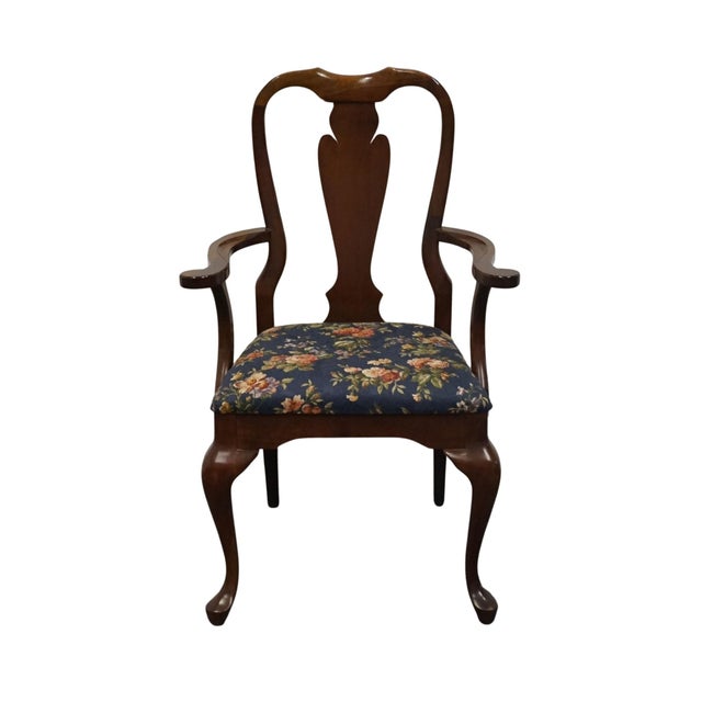 Queen Anne Cresent Furniture Traditional Queen Anne Style Splat Back Dining Arm Chair For Sale - Image 3 of 8