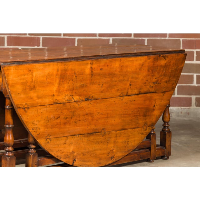 English 19th Century Pine Drop-Leaf Table with Oval Top and Turned Legs For Sale - Image 10 of 12