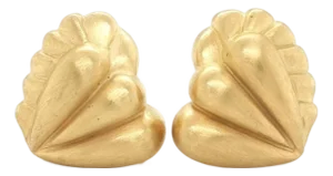 Mid 20th Century Kieselstein-Cord Vintage 18k Yellow Gold Shell Heart Huggie Earrings