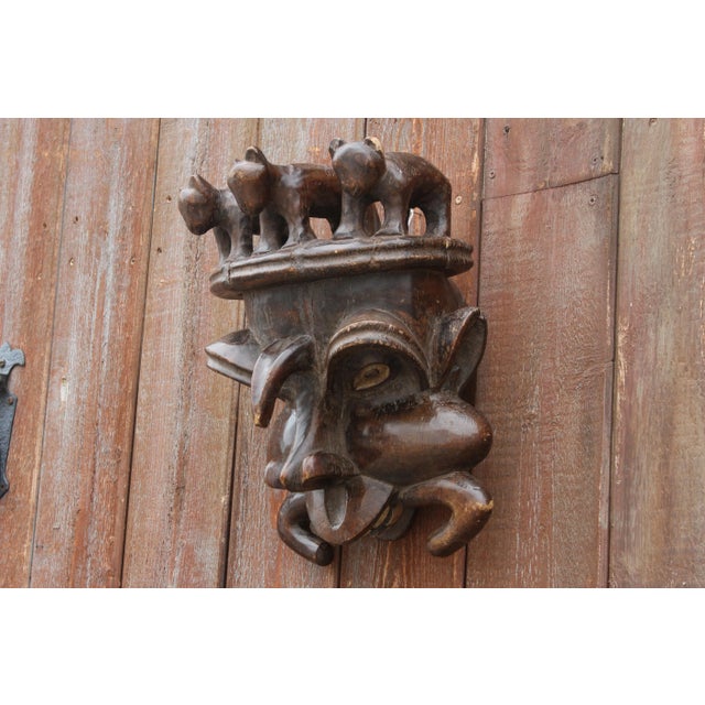 1940s 1940s African Bamileke Ethnic Mask For Sale - Image 5 of 8
