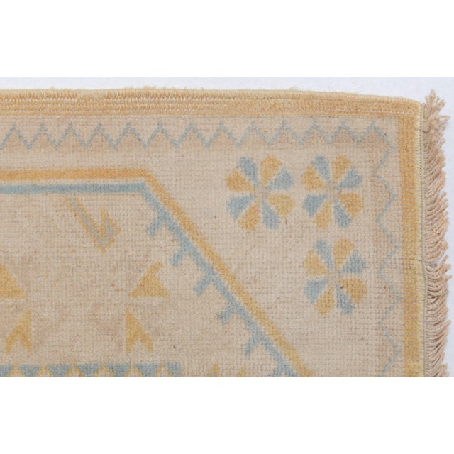 1950s Neutral Distressed Rug for Large Spaces For Sale - Image 4 of 11