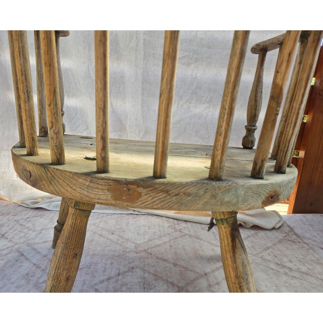 Antique Vernacular. Pair of 19thC Country Primitive Comb/Stick-Back Windsor Chairs With Original Green Paint For Sale In San Diego - Image 6 of 14