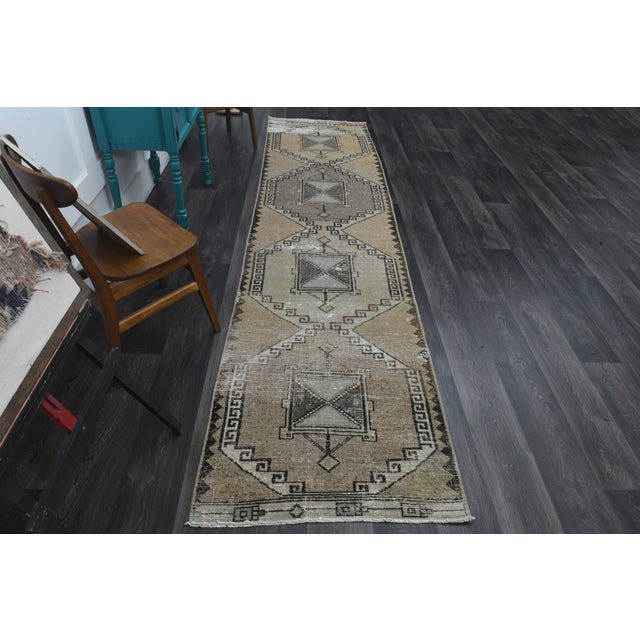 1970s Vintage Handmade Wool Cotton Turkish Beige Area Rug For Sale - Image 9 of 11