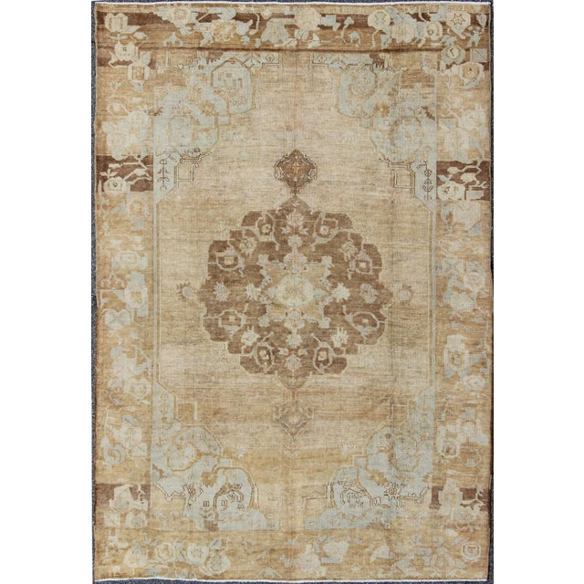 Vintage Turkish Kars Rug With Floral Medallion in Camel, Tan, Taupe, Gray, Sand 7′5″ × 10′8″ For Sale