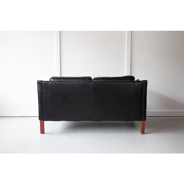 Mid-Century Modern Danish Black Leather Two-Seater Sofa, 1960s For Sale - Image 3 of 6