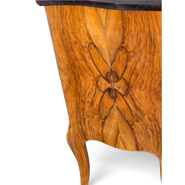 Pair of Italian Bookmatch Walnut Bedside Cabinet/ Nightstand. For Sale - Image 4 of 18