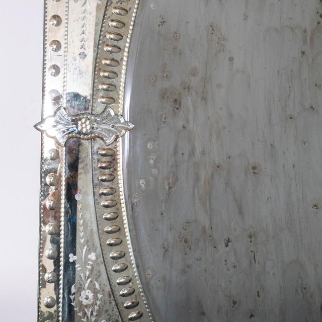 Etched and scalloped glass Venetian mirror For Sale - Image 11 of 13