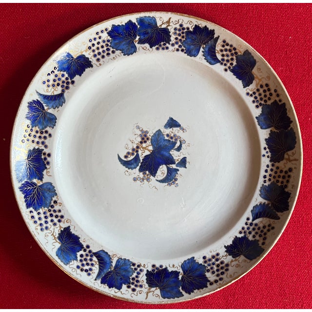 Antique Early 19th Century Chinese Export Blue and White Porcelain Dinner Plates With Grape Leaf Border - Set of 6 For Sale - Image 9 of 17