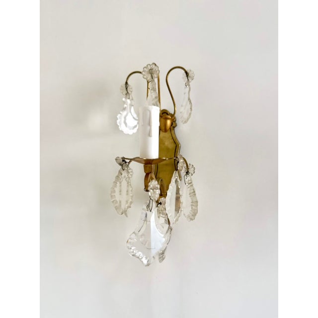 Vintage French Brass and Crystal Glass Floral Wall Sconces in the style of Maison Baguès, 1940s, Set of 2 For Sale - Image 17 of 17