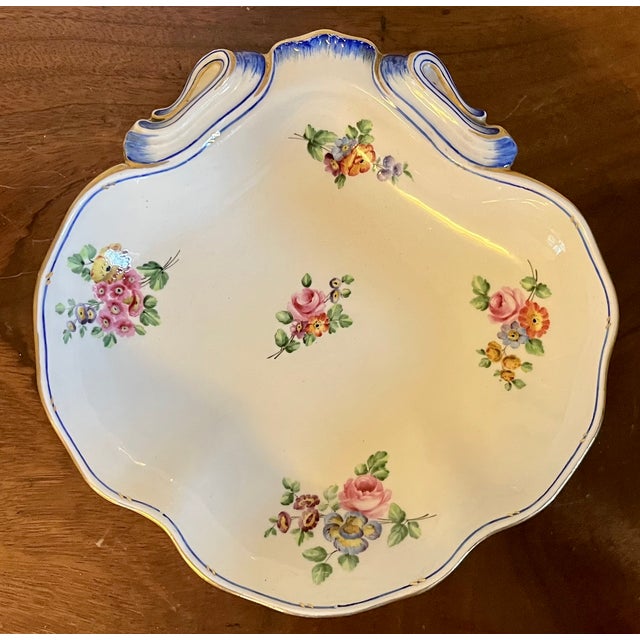 18th Century Antique 18th Century Sevres Porcelain Shell Shape Dish Decorated With Bouquets of Floral Sprig For Sale - Image 5 of 12