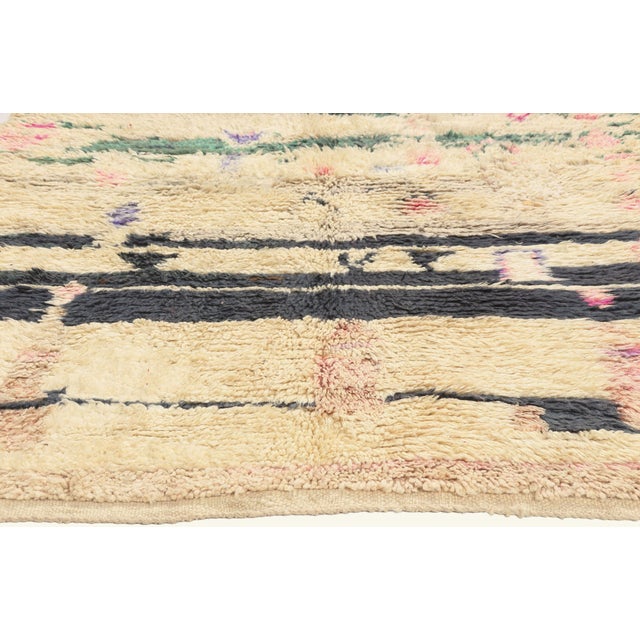 Berber Tribes of Morocco Vintage Azilal Moroccan Rug, 05'02 X 07'09 For Sale - Image 4 of 10