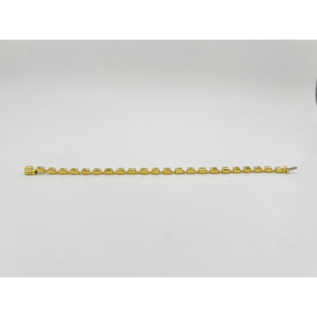 Metal Light Yellow Radiant East to West Bezel Bracelet in 18k Yellow Gold For Sale - Image 7 of 8