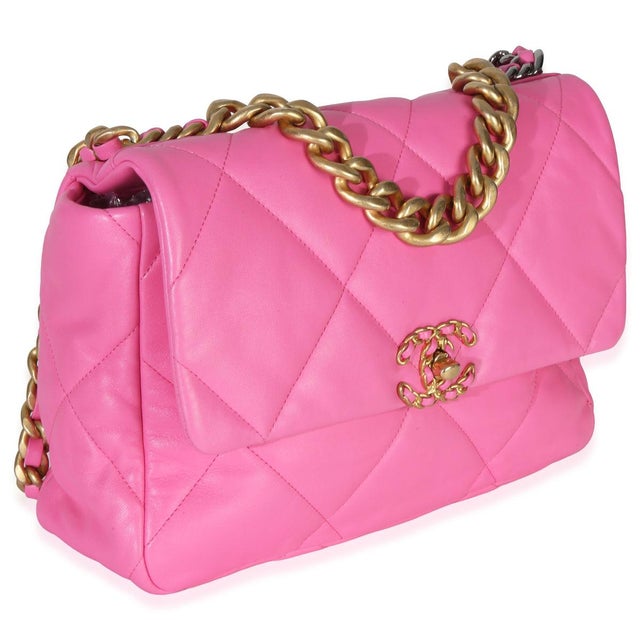 Traditional Pink Quilted Lambskin Large Chanel 19 Flap Bag For Sale - Image 3 of 9