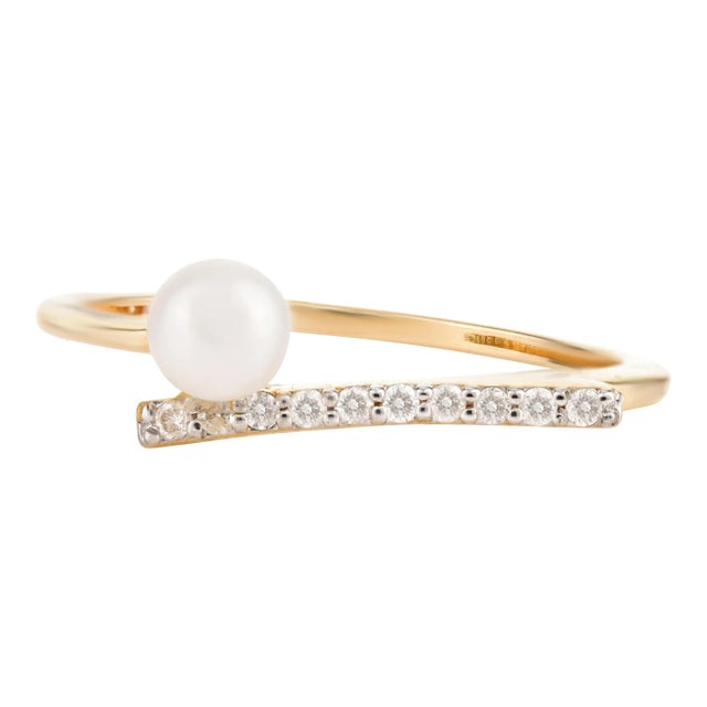 Modern Fine Pearl and Diamond Ring Size 7 For Sale