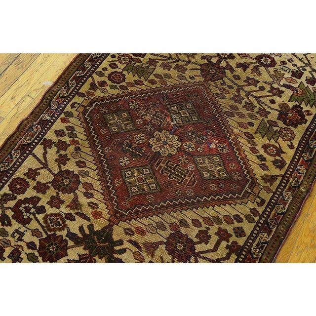 1930s Tan Camel Medallion Antique Persian Ghashgaie Rug 2'9" X 4'10" Handknotted Wool Carpet For Sale - Image 4 of 5