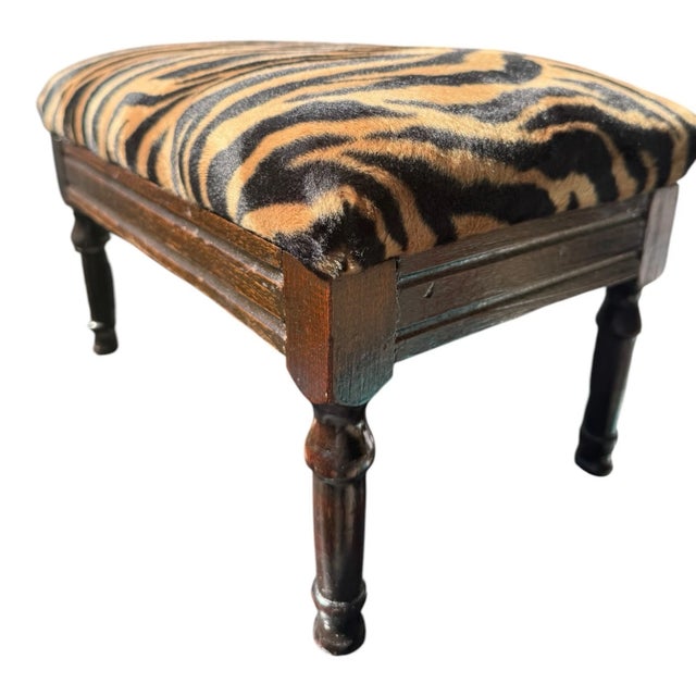 1920s English Mahogany Footstool With Turned Legs and Zebra Pattern Upholstery For Sale - Image 12 of 16
