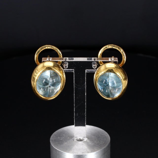 Mid 20th Century Mid 20th Century Pair of 18k Yellow Gold Modified Hoop Earrings With Carved Aquamarine Cabochons For Sale - Image 5 of 6