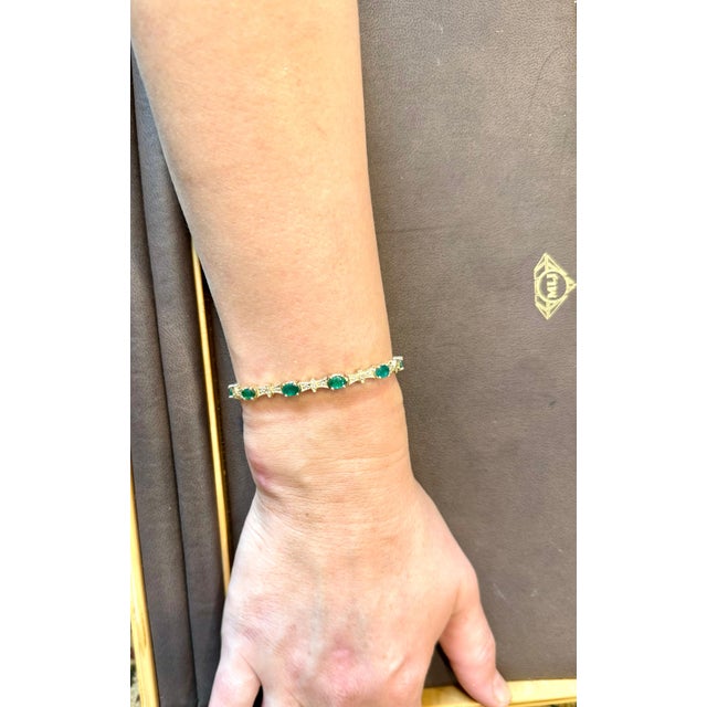 5 Carat Emerald Tennis Bracelet 14 Karat Yellow Gold, 6.5 Inch For Sale - Image 14 of 18