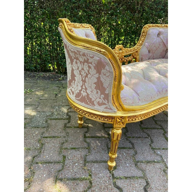 1970s 1970s French Louis XVI Gilt Beech Pink Damask Settee - 1Pc For Sale - Image 5 of 17