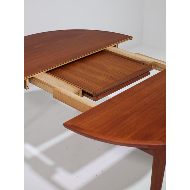 Round Extendable Dining Table in Teak by Henry Rosengren Hansen for Brande Møbelindustri, Denmark, 1960s For Sale - Image 18 of 18
