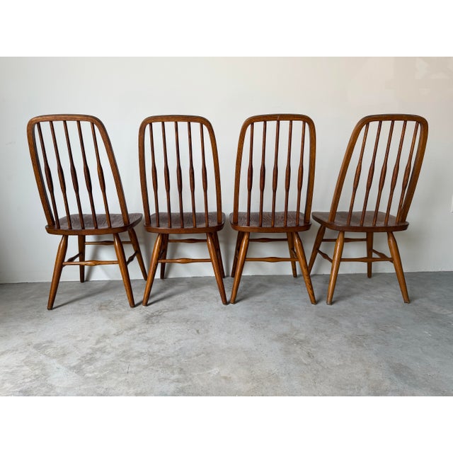 Vintage Virginia House Solid Oak Windsor-Style Dining Chairs – Set of 4 For Sale In Miami - Image 6 of 13