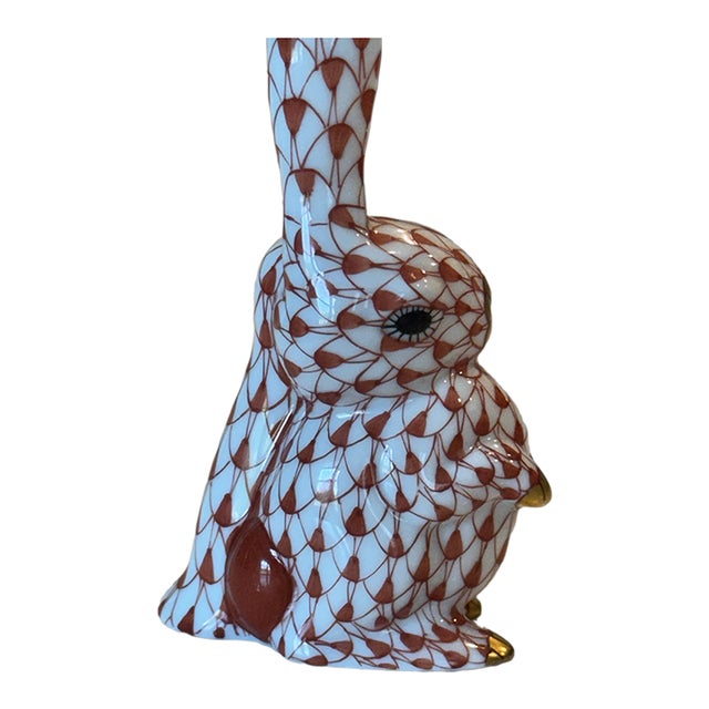 Classic Red Rust Fishnet Pattern Herend Hand Painted Bunny W/ 22k Gold Accents For Sale