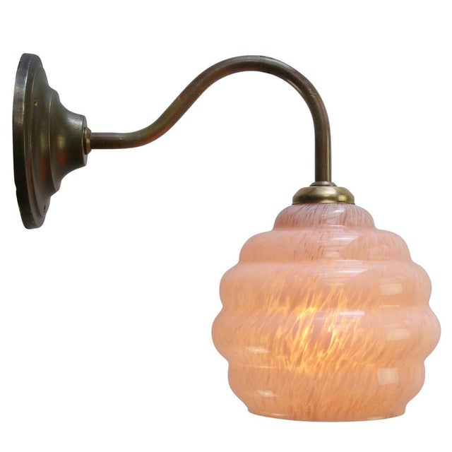 French wall lamp “Clichy” pink coloured glass Brass wall piece and arm E14 bulb holder diameter brass wall mount: 10 cm /...