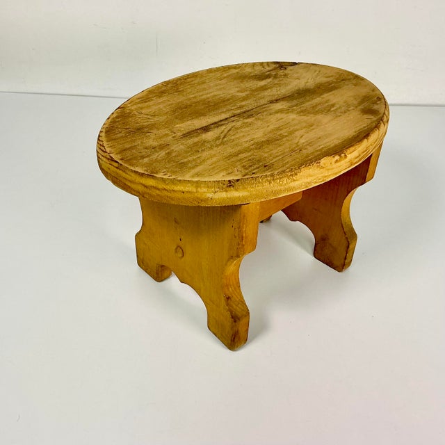 Tan 1970s Vintage Americana Folk Art Boho Chic Pine Oval Step or Footstool. For Sale - Image 8 of 10