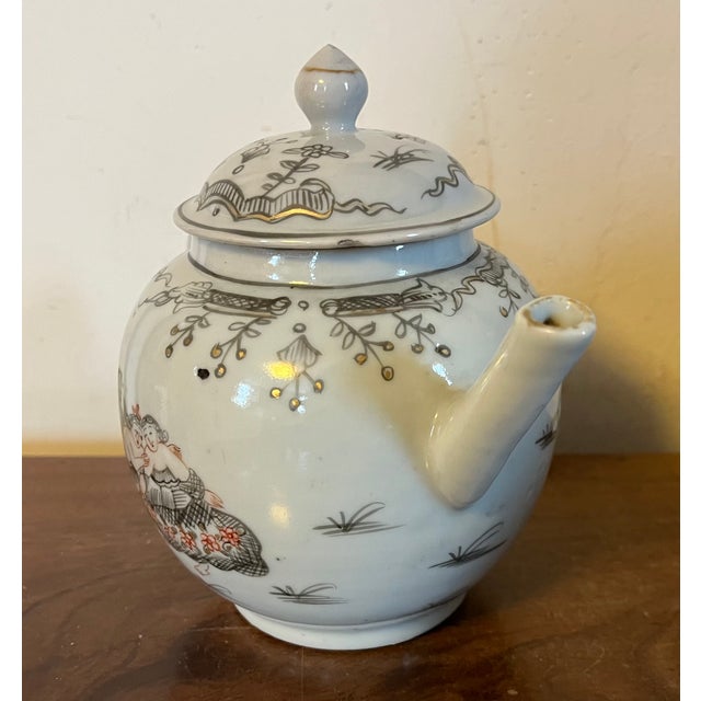 Ceramic Antique 18th Century Qianlong Chinese Export Porcelain Tea Pot Decorated en Grisaille With Courting Couples For Sale - Image 7 of 13