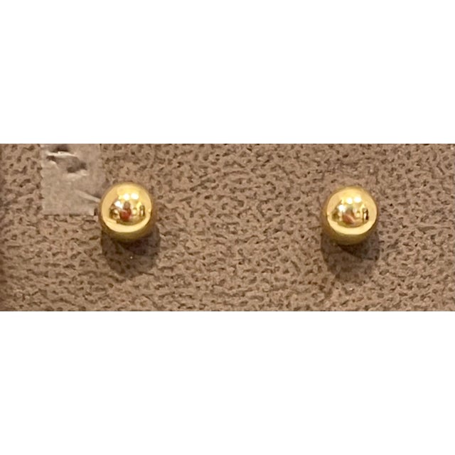 Contemporary Round Ball Plain Gold Stud Post Earrings 14 Karat Yellow Gold For Sale - Image 3 of 18