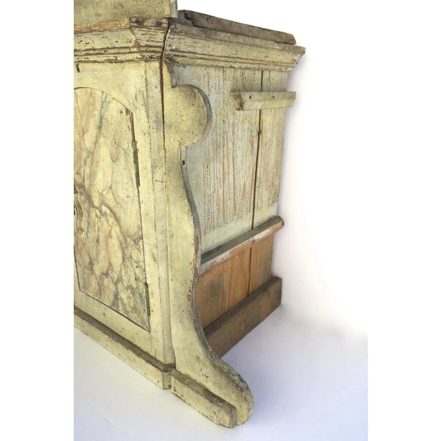 Italian 19th Century Italian Carved Faux Marble Painted Reliquary Cabinet with Door and Shaped Sides Niche For Sale - Image 3 of 10