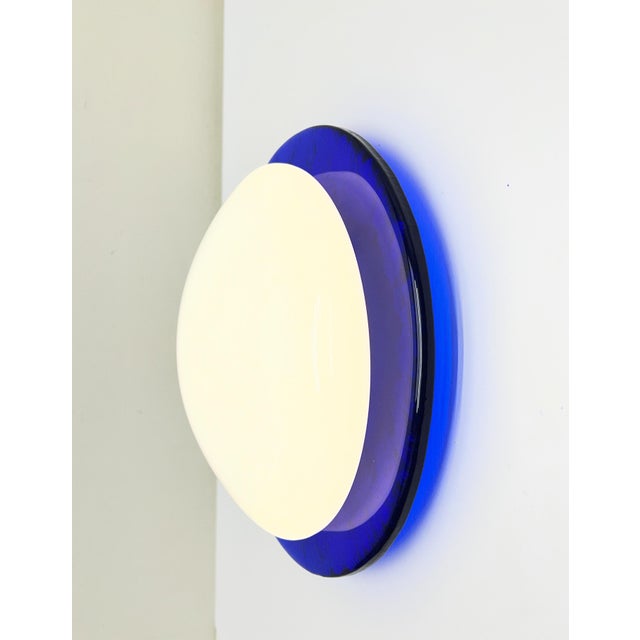 Italian Blue and White Round Vetri Murano Wall Light, 1980s For Sale - Image 3 of 15