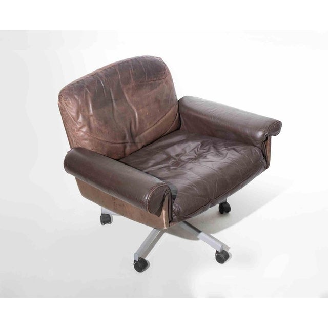 Mid-Century Modern Swivel Lounge Chair in Brown Leather, 1960s For Sale - Image 9 of 11