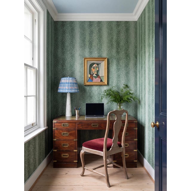 Children's Wilde Spotted Antelope Hide Traditional Wallpaper – Moss Green Double Roll For Sale - Image 3 of 6