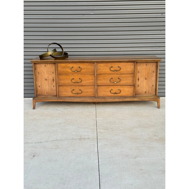 Mid Century Modern Credenza or 12-Drawer Dresser. This rarely seen piece is attributed to the Thomasville Horizon Series....