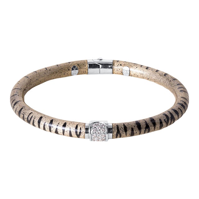 18k Gold Soho Diamond and Enamel Bangle For Sale